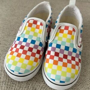 Never worn NWOT Vans size 10 kids rainbow checkered Slip-On skate sneakers